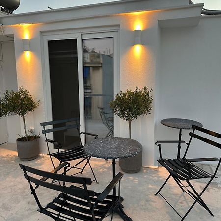 Graffiti Roof Apartment Athena Bagian luar foto